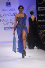 Model walk the ramp for Archana Kocchar show at Lakme Fashion Week 2012 Day 5 in Grand Hyatt on 7th Aug 2012 (62).JPG